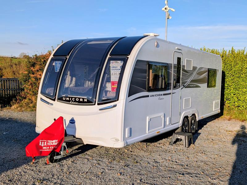 BAILEY UNICORN DELUXE PAMPLONA For Sale