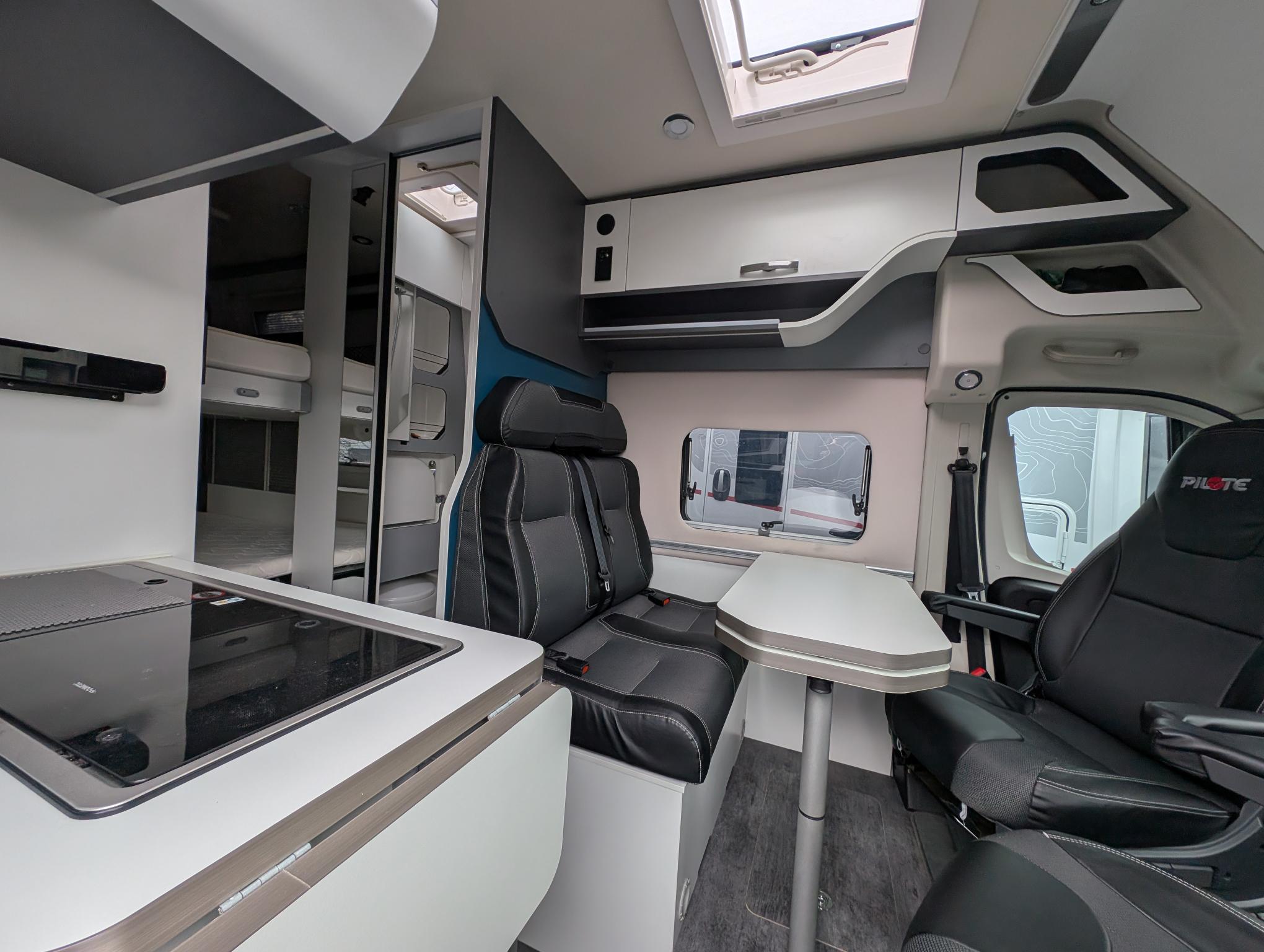 PILOTE V633M PREMIUM AUTOMATIC For Sale Thumb